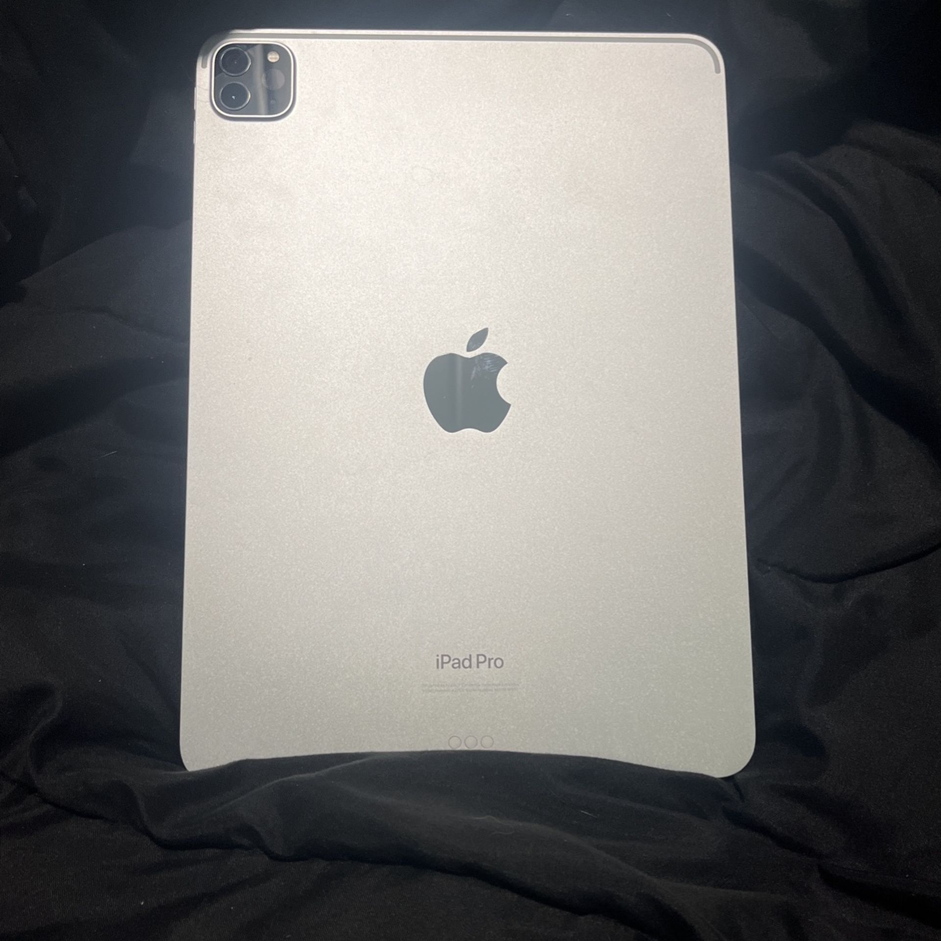 iPad Pro 11” 4th Gen 128gb 2022 A2759 Silver Wifi for Sale in Tampa, FL ...