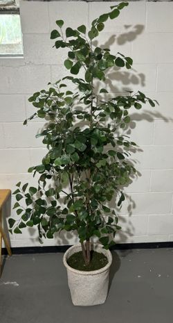 6’ Artificial Tree