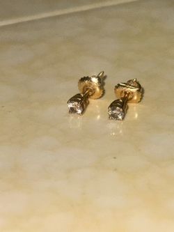 14K YELLOW GOLD ROUND CUT DIAMOND STUD EARRINGS