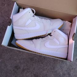 WMNS AIR JORDAN 1 MID