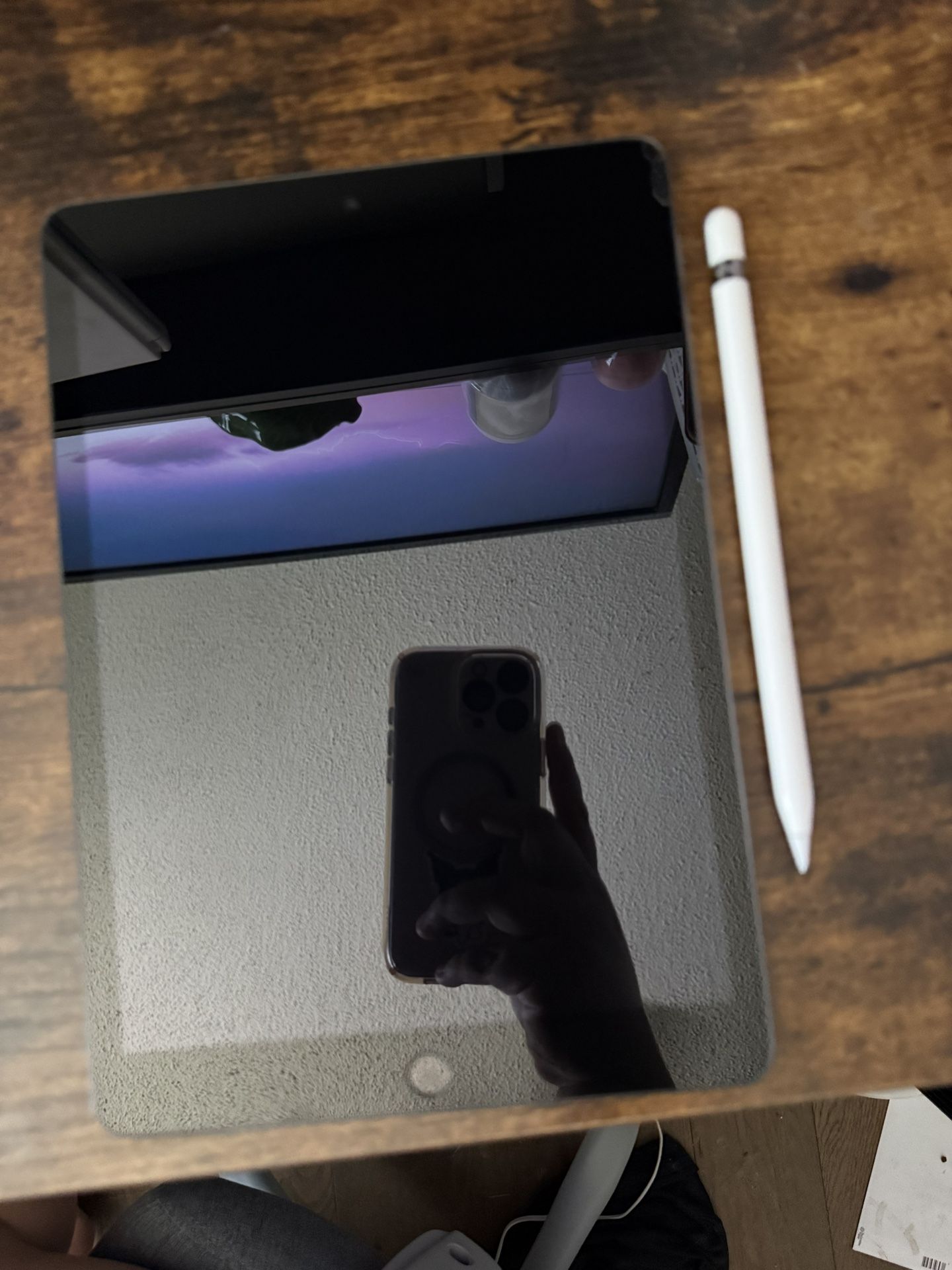 space gray 8th gen with apple pencil 128 gigs