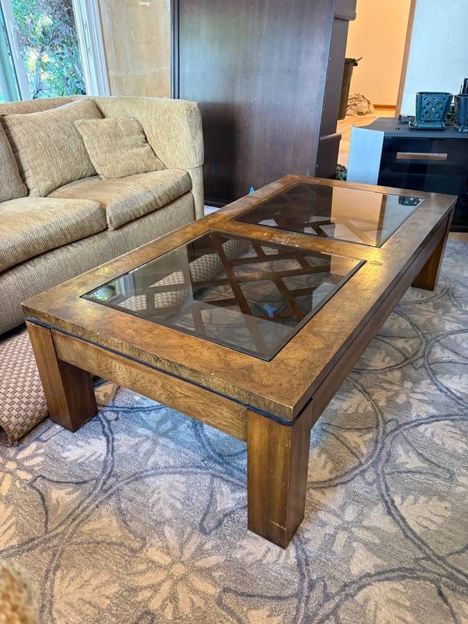 LUXURIOUS BROWN COFFEE TABLE