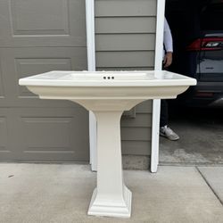 Pedestal Sink 