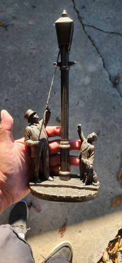 The glimmer man lamplighter