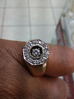 14k Gold Ring 9.2 grams .65 ct Diamonds