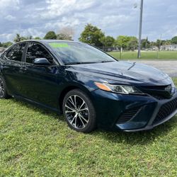 2018 Toyota Camry SE