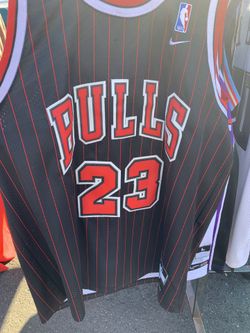 2003 Jordan Pinstripe Bulls Jersey Men’s Large