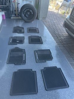 Titan 2021 Tire And Set Of Mats 