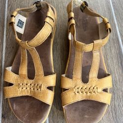 Keen Leather Womens Sandals Size 10.5