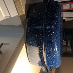 Vintage Enamelware  Blu N White Speks