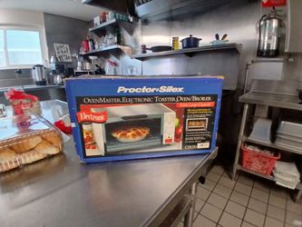 🔥 NEED GONE TODAY – Brand New Proctor-Silex OvenMaster Toaster Oven 🔥
Brand new Proctor-Silex OvenMaster Toaster Oven / Broiler (Model 03030)
📦 NEW
