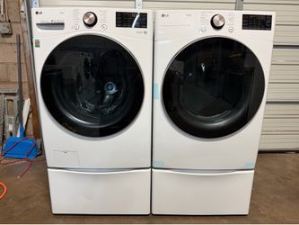 VERY NICE 2025 LG THINQ WASHER AND ELECTRIC DRYER SET VERY GOOD CONDITIONS VERY CLEAN