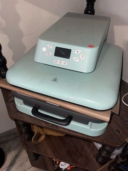 Cricut HTV-Ront  machine. Muy poco uso.