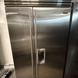 42” Sub Zero Built In Stainless Steel Refrigerator 