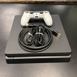 Sony PlayStation 4 PS4 With Controller & All Cords 