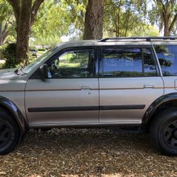 2001 Mitsubishi Montero