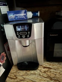 Brand New Ice and Water Dispenser Machine