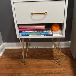 Nightstand 