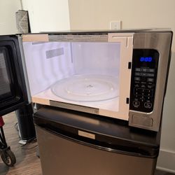 Toshiba, 1200 Watt, Microwave