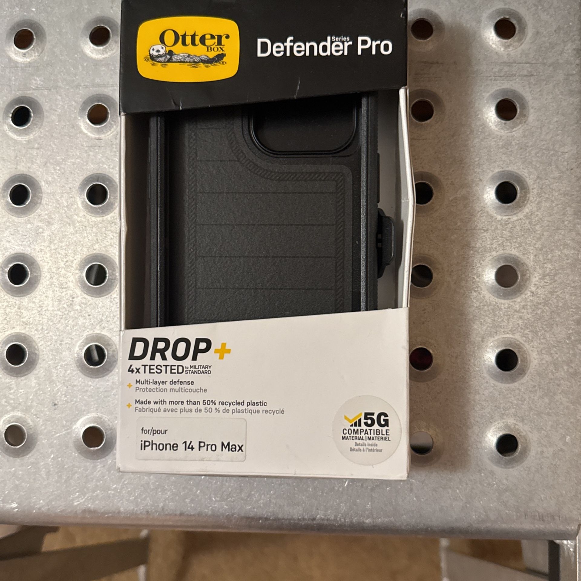 Otter Box iPhone 14 Pro Max Defender Pro