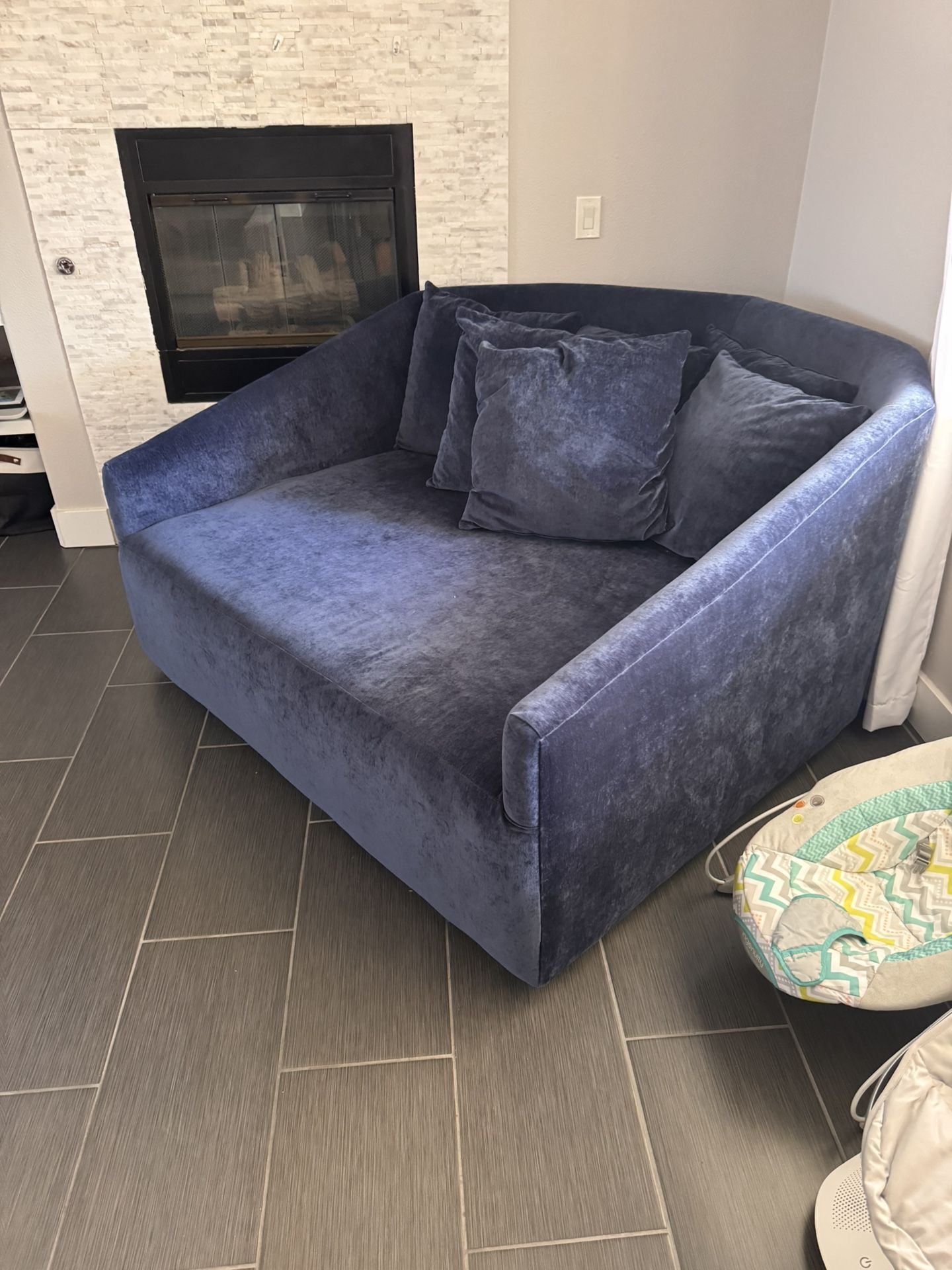 Daybed w/ Crypton Velvet Fabric