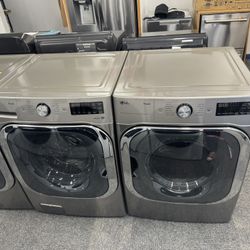LG Mega Capacity Washer And Dryer 