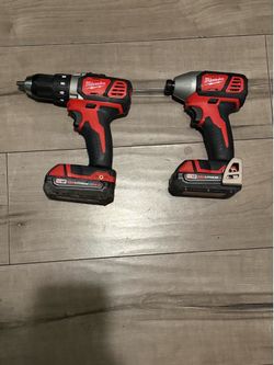 Milwuakee impact and drill driver set brand new