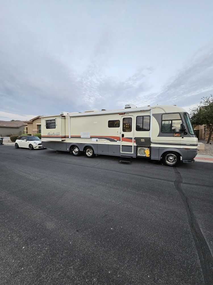 1997 Fleetwood Pace Arrow Vision