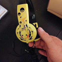 Wired Pikachu Headphones (PK-V125) Tech 2 Go