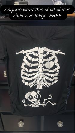 Skeleton shirt for pregnant girl
