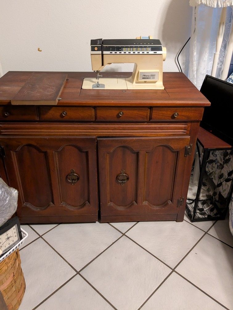 Singer Athena 2000 Sewing Machine & Athens 266 Cabinet