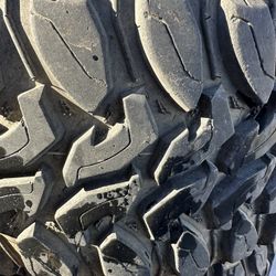 Renegade 33x12.50r22lt m/t