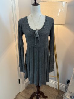 VENUS Gray Knit Dress – Long Sleeve, Size M 