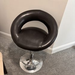 2 Bar Stools 
