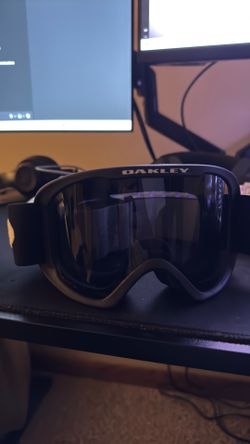 Oakley snow goggles