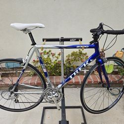 TREK 2300 Road Bike