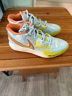 Kyrie 8 Glacier Blue/Yellow Strike