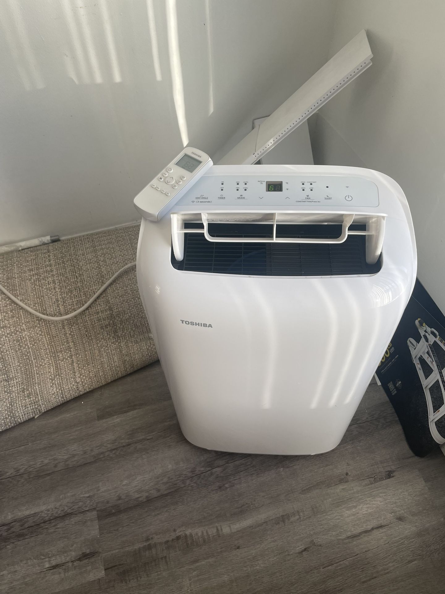 TOSHIBA portable AC 12,000 BTU 