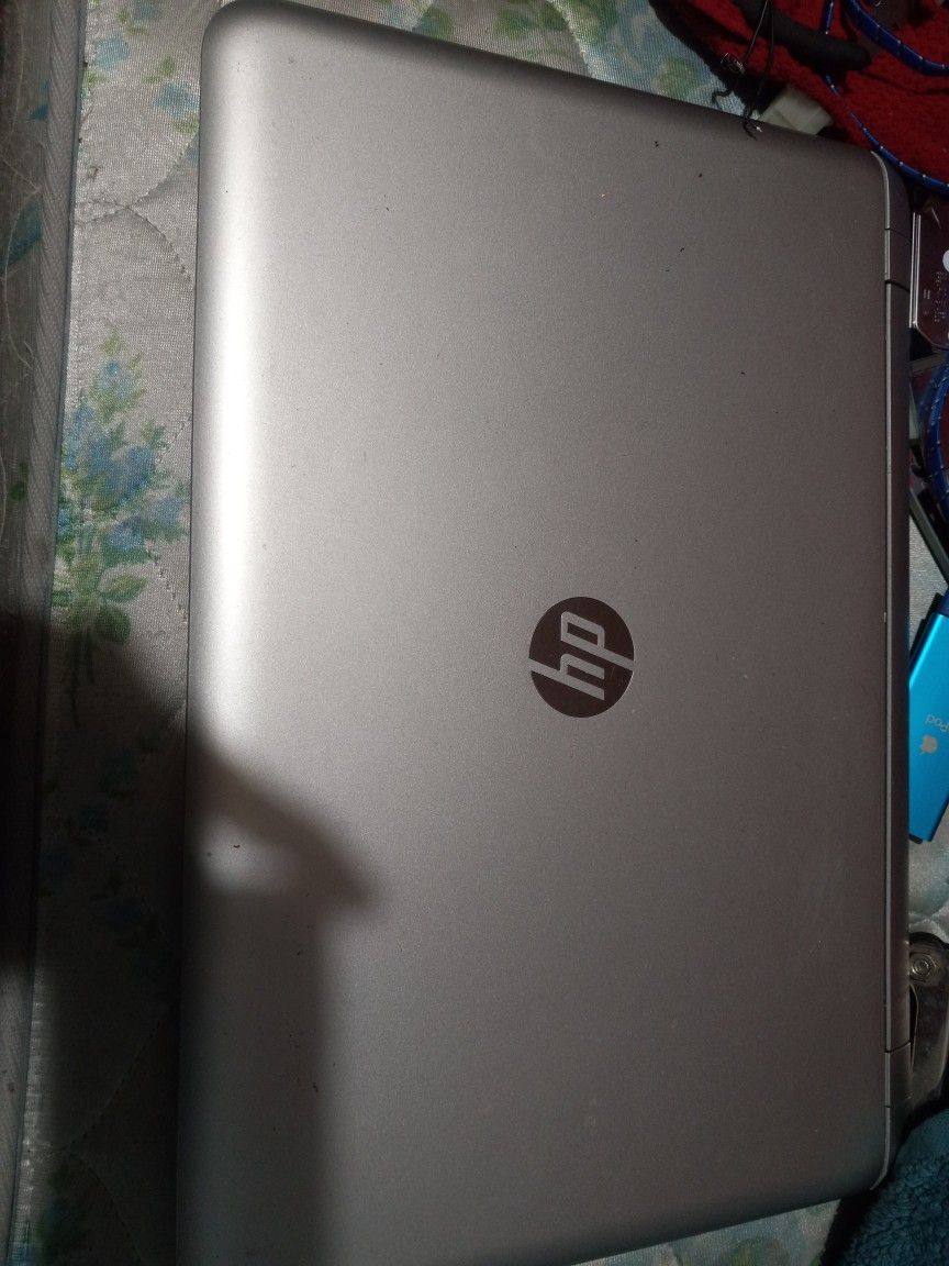 HP Pavilion  17-g121wm