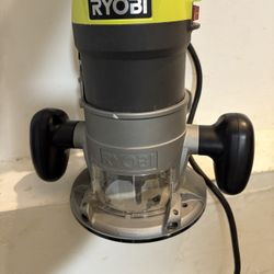 Ryobi 163G 8.5 Amp 1.5 HP Fixed Base Corded Router - Excellent Conditon