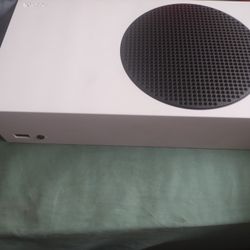 Xbox Series S with controller Broken HDMI 200$ Trades Open 