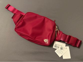Lululemon everywhere lg bag