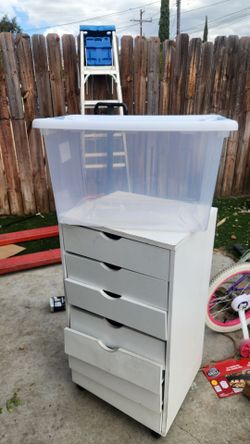 Sterilite 64 Qt. Latching Box White