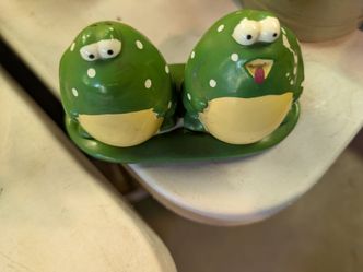 Vintage salt - pepper shakers