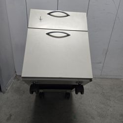 Metal File Cabinet Sturdy In Good Conditions 