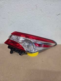 2018-2020 Toyota Camry Tail Light Right Passenger Side OEM
