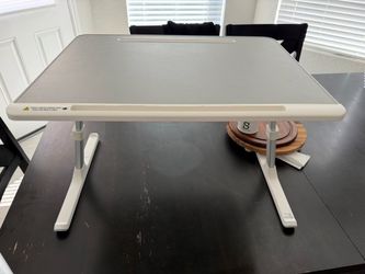 Laptop desk for bed