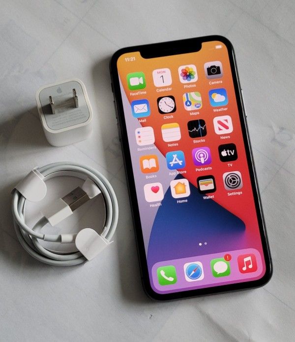 iPhone.. X , 256GB , Únlocked for all Company Carrier , Excellent Condition