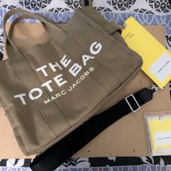 Marc Jacobs The Tote Bag