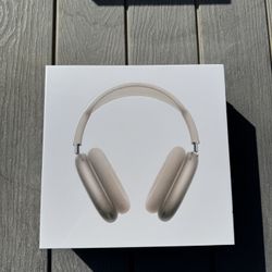 AirPods Pro 2nd Generation with MagSafe Wireless Charging Case 